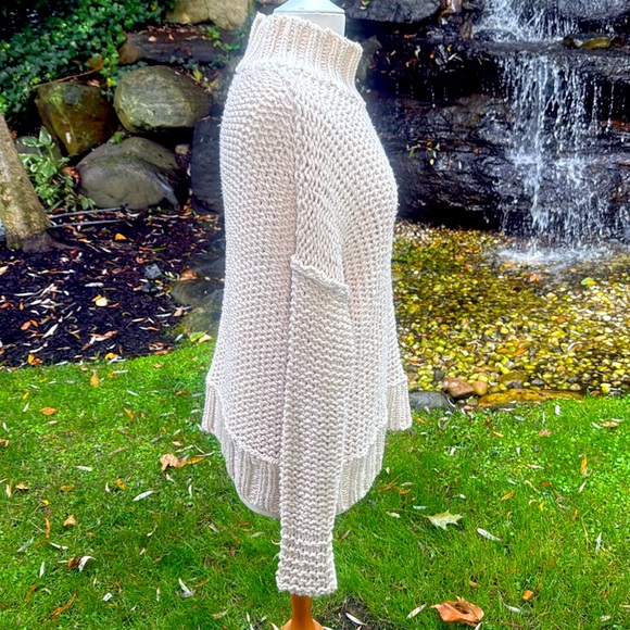 FREE PEOPLE CREAM CHUNKY KNIT COWL NECK SWEATER -S -🤩 - Picture 7 of 9